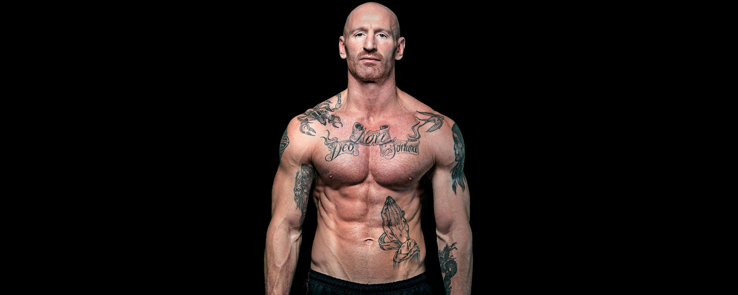 Gareth Thomas reta a homofóbicos a confrontarlo